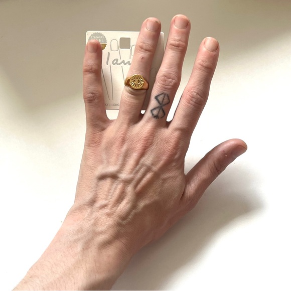 🏷️ stainless steel & gold plated eye 👁️ ring - Picture 9 of 10